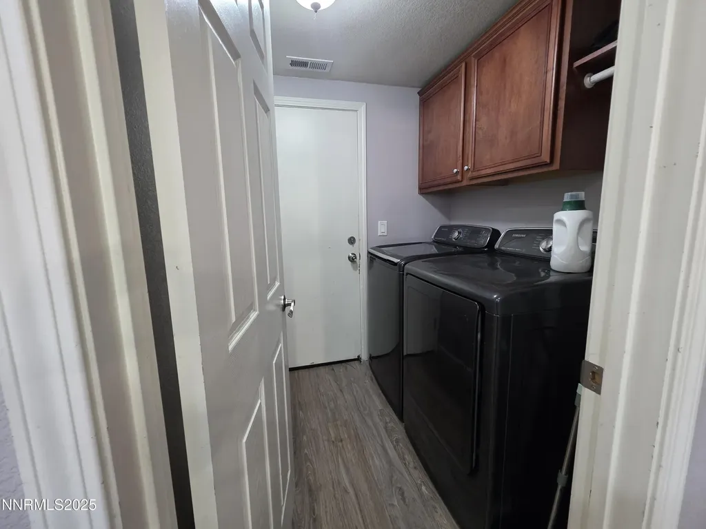 6140 Black Gypsum Sparks NV 89436