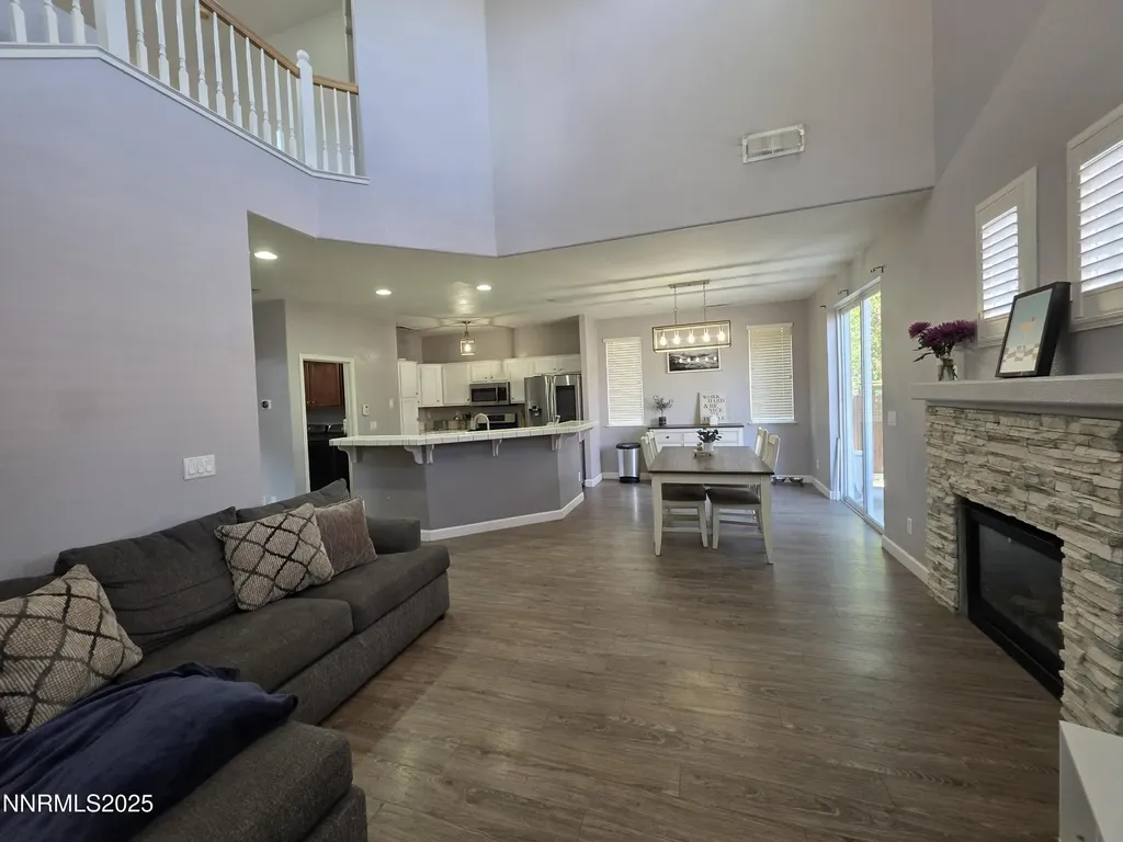 6140 Black Gypsum Sparks NV 89436
