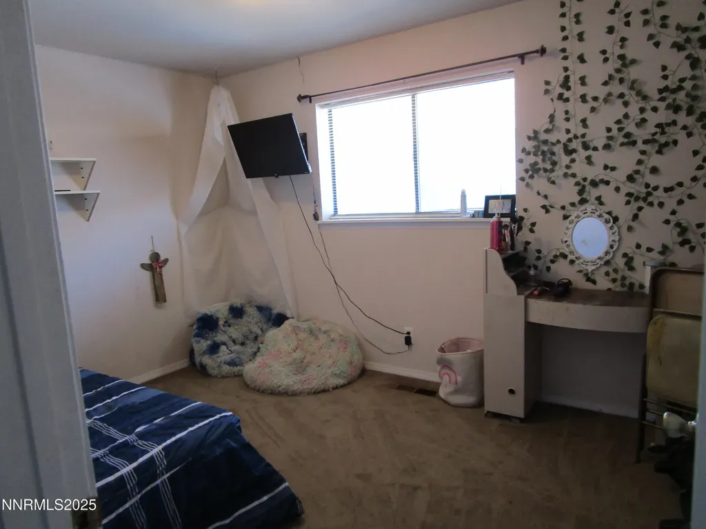 1091 Tiffany Fallon NV 89406