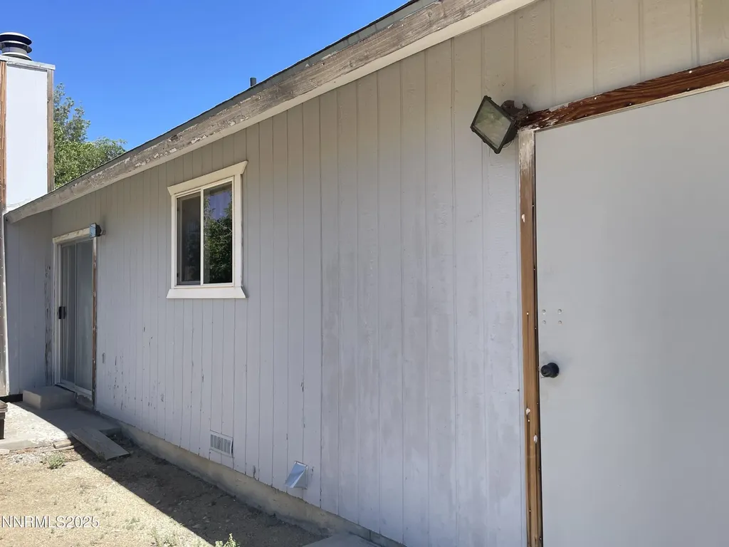 10655 Silver Spur Reno NV 89508