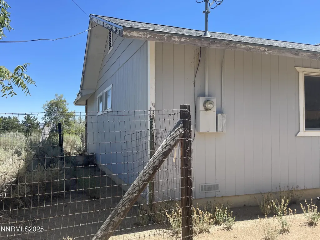 10655 Silver Spur Reno NV 89508