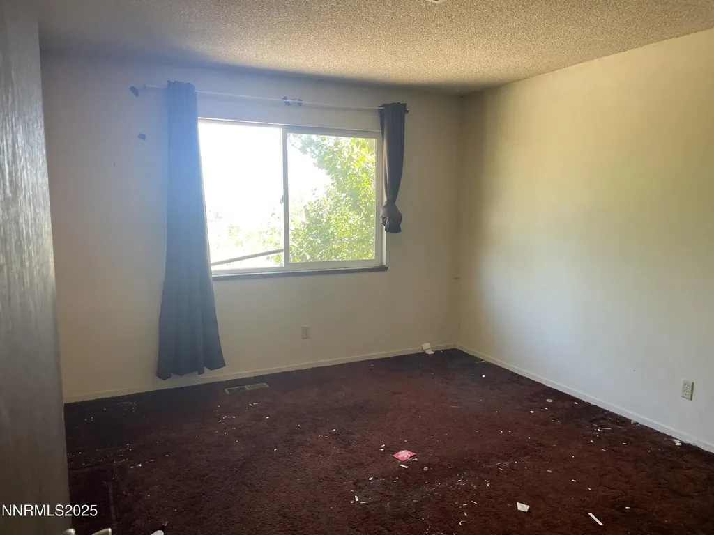10655 Silver Spur Reno NV 89508