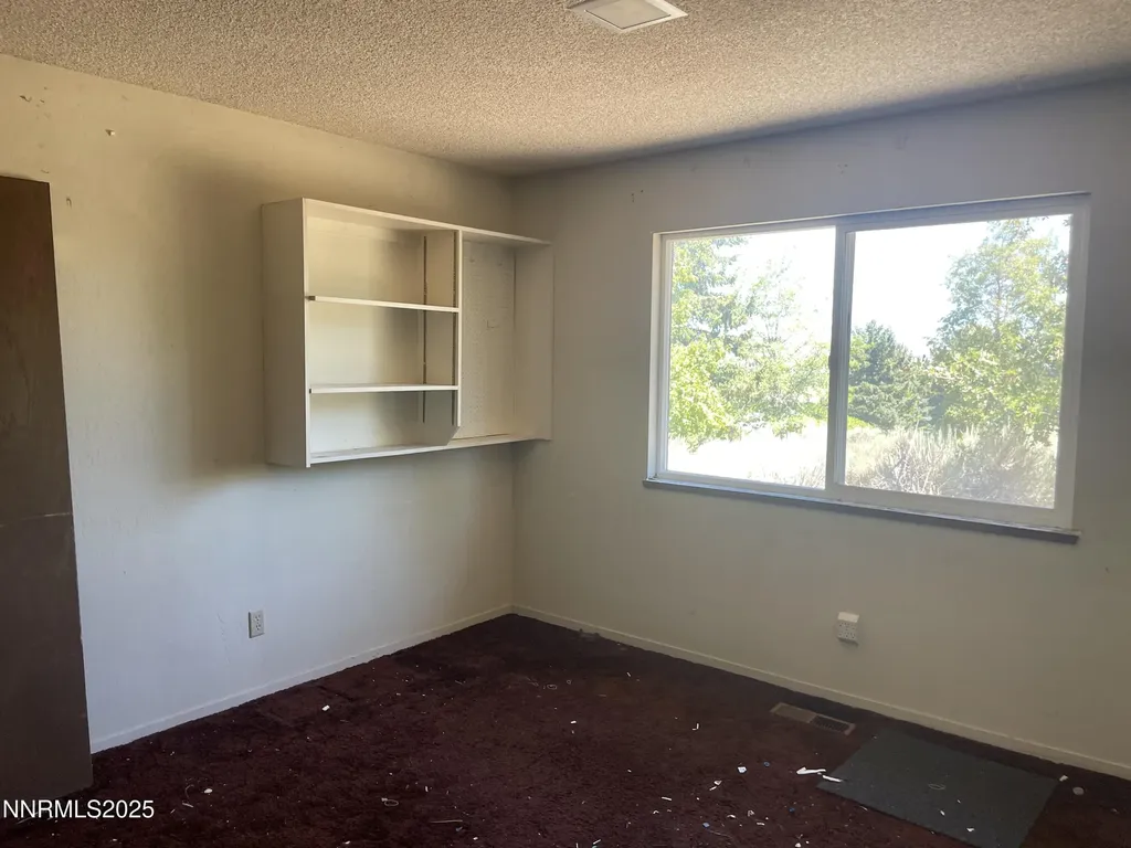 10655 Silver Spur Reno NV 89508