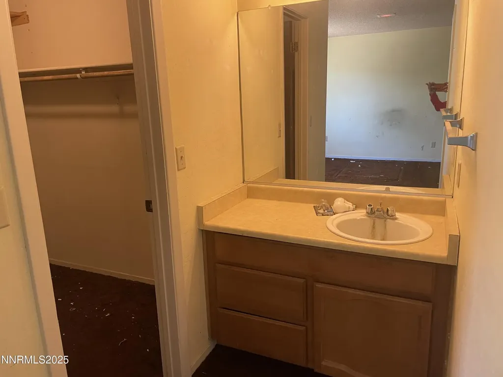 10655 Silver Spur Reno NV 89508