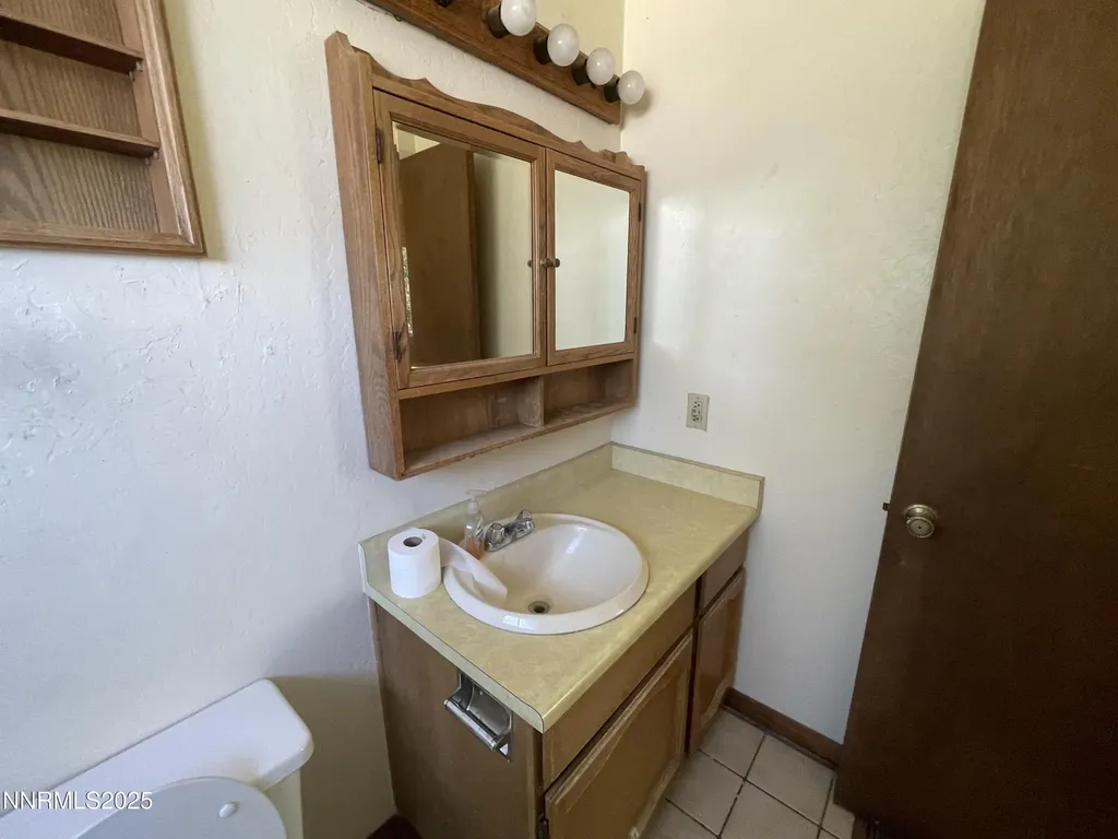 10655 Silver Spur Reno NV 89508