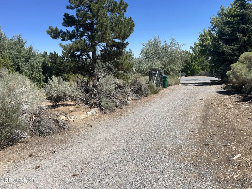 10655 Silver Spur Reno NV 89508