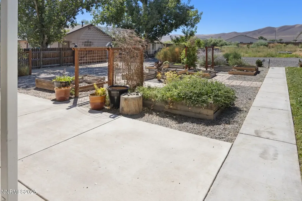 1165 Farm Fernley NV 89408