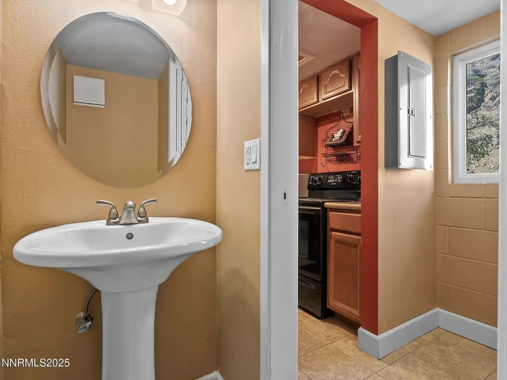 230 Bisset Reno NV 89503