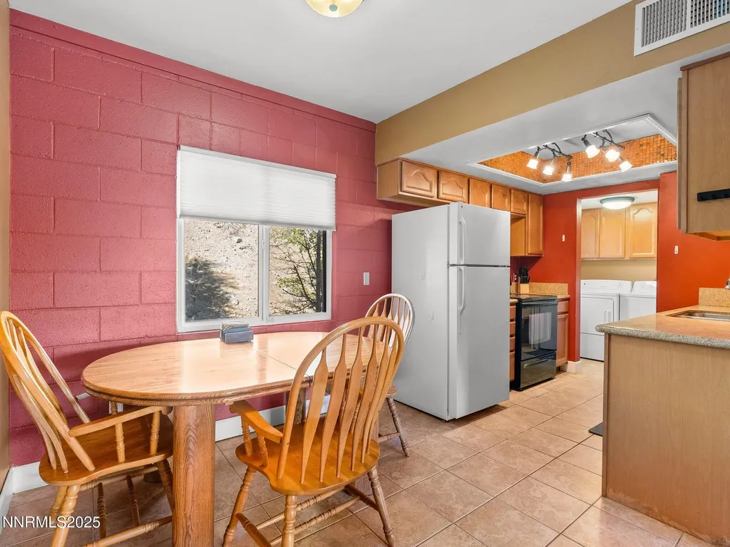 230 Bisset Reno NV 89503