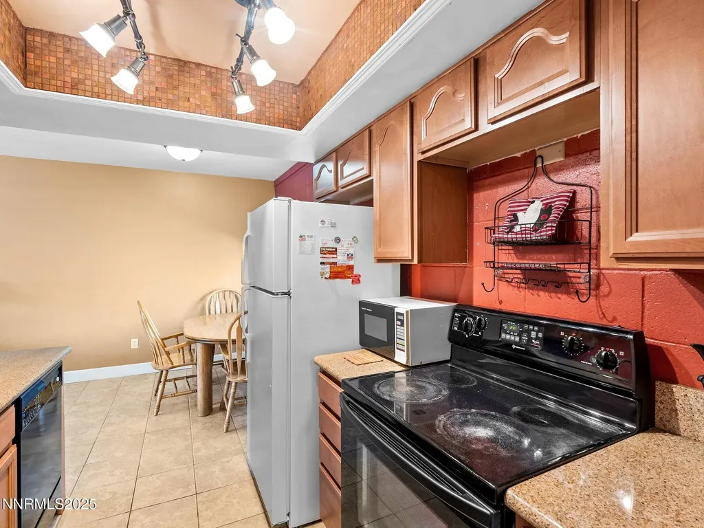 230 Bisset Reno NV 89503