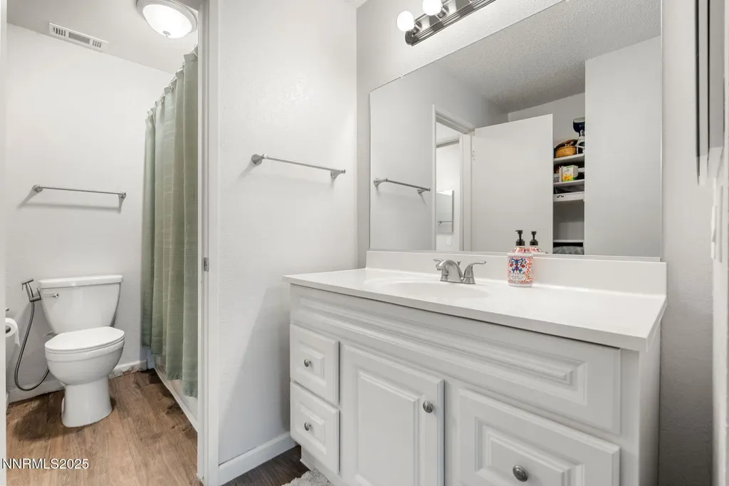 1563 Steven Sparks NV 89431