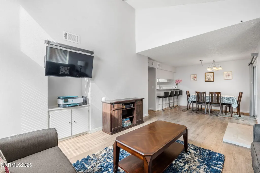 1563 Steven Sparks NV 89431