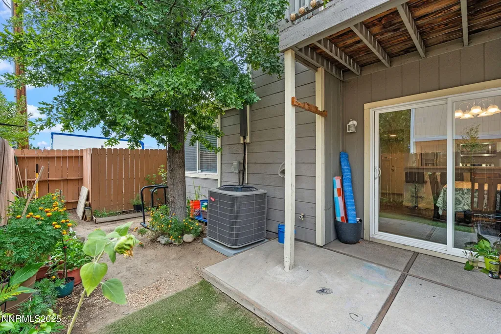 1563 Steven Sparks NV 89431