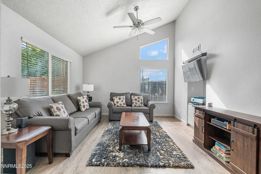 1563 Steven Sparks NV 89431