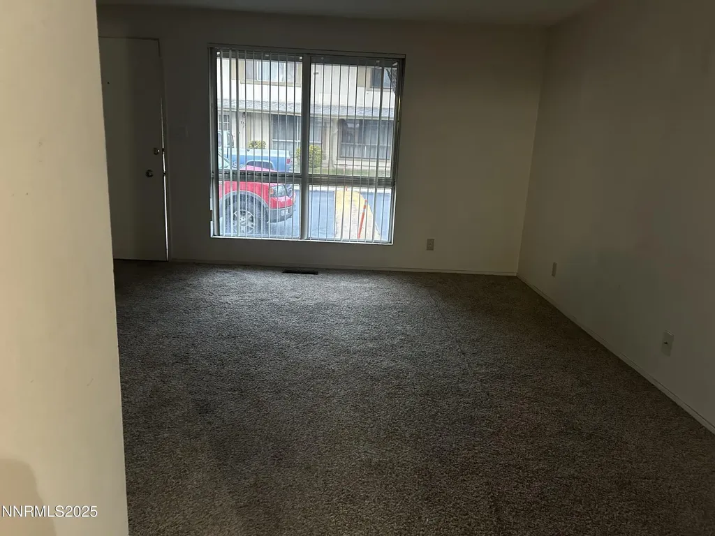 828 Woodglen Sparks NV 89434