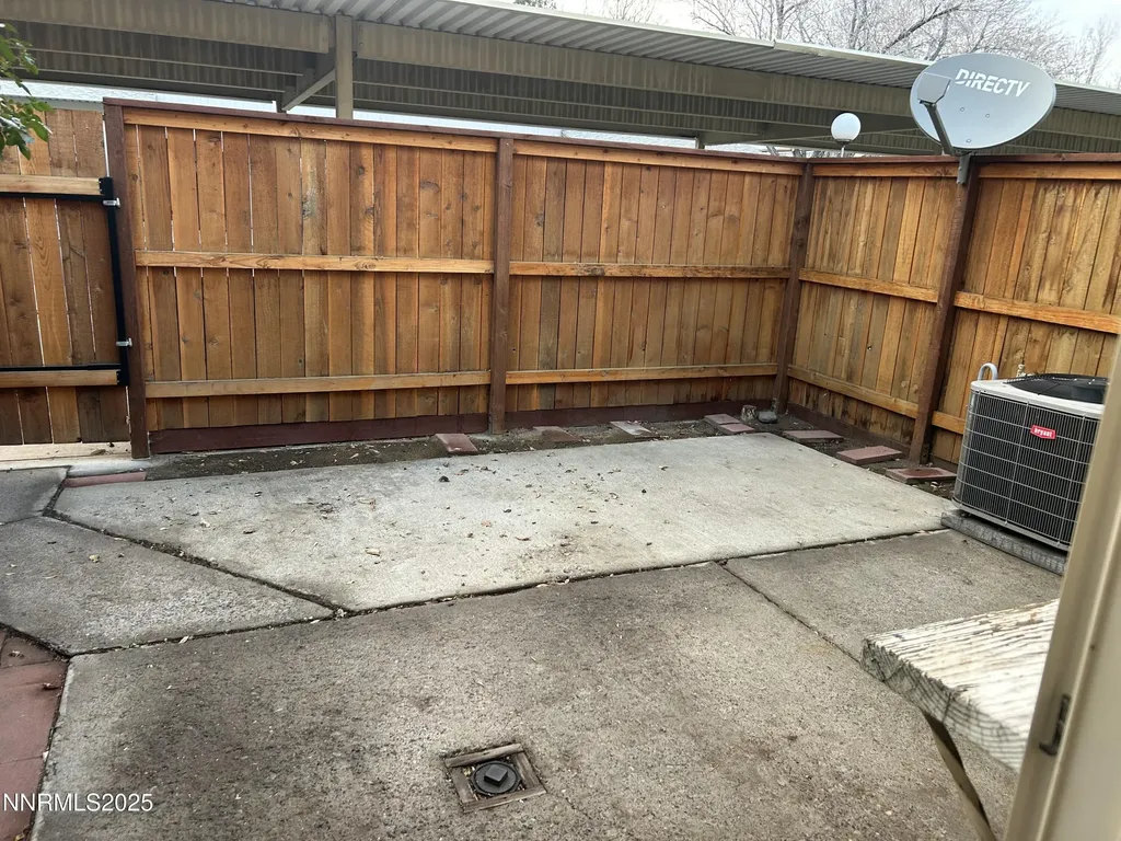 828 Woodglen Sparks NV 89434