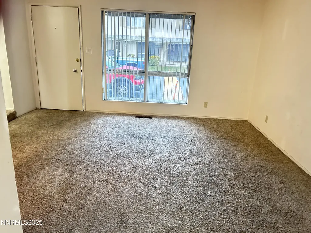 828 Woodglen Sparks NV 89434