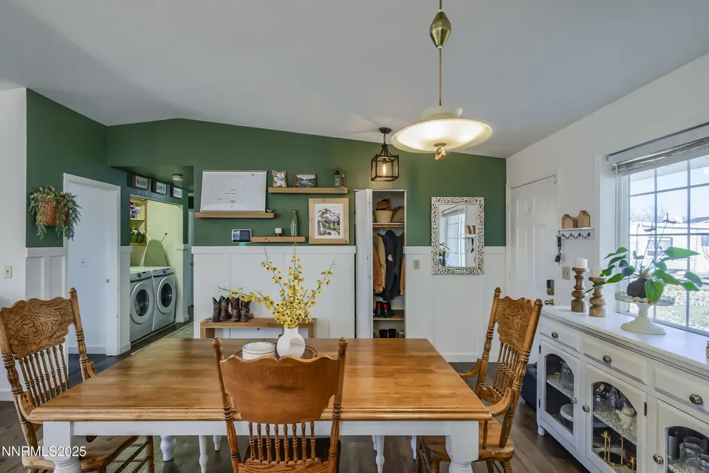 1422 Patricia Gardnerville NV 89460