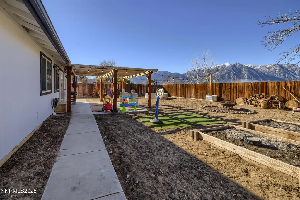 1422 Patricia Gardnerville NV 89460