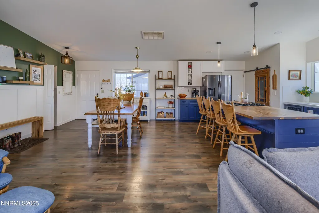 1422 Patricia Gardnerville NV 89460