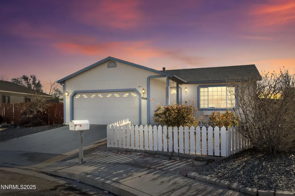 7008 Mozart Sun Valley NV 89433