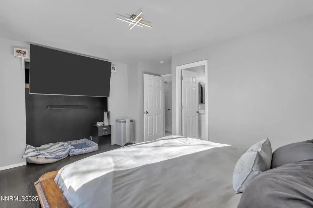 7008 Mozart Sun Valley NV 89433