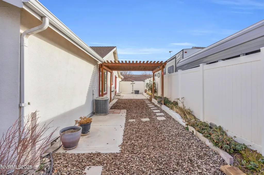 1370 White Bluffs Fernley NV 89408