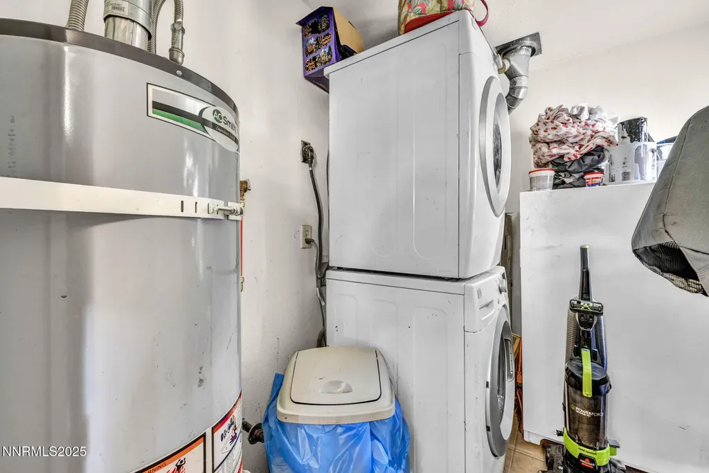 687 Douglas Fallon NV 89406