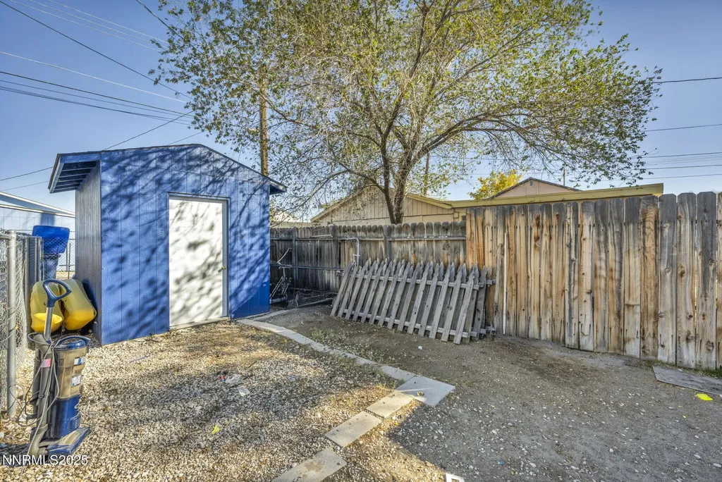 687 Douglas Fallon NV 89406