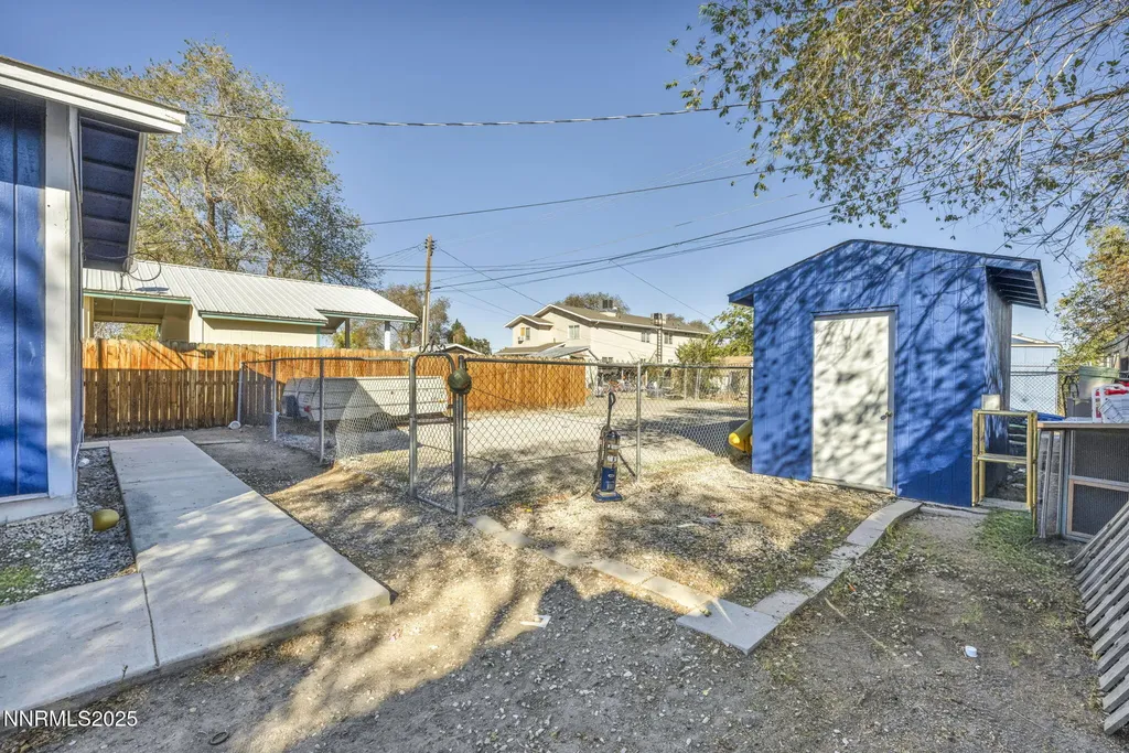 687 Douglas Fallon NV 89406