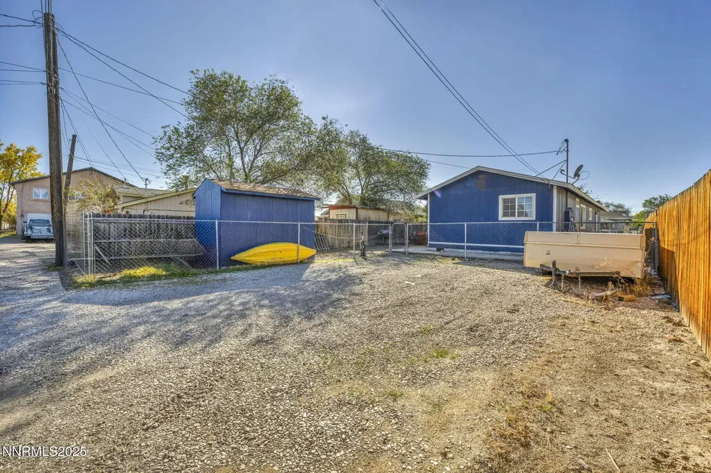 687 Douglas Fallon NV 89406