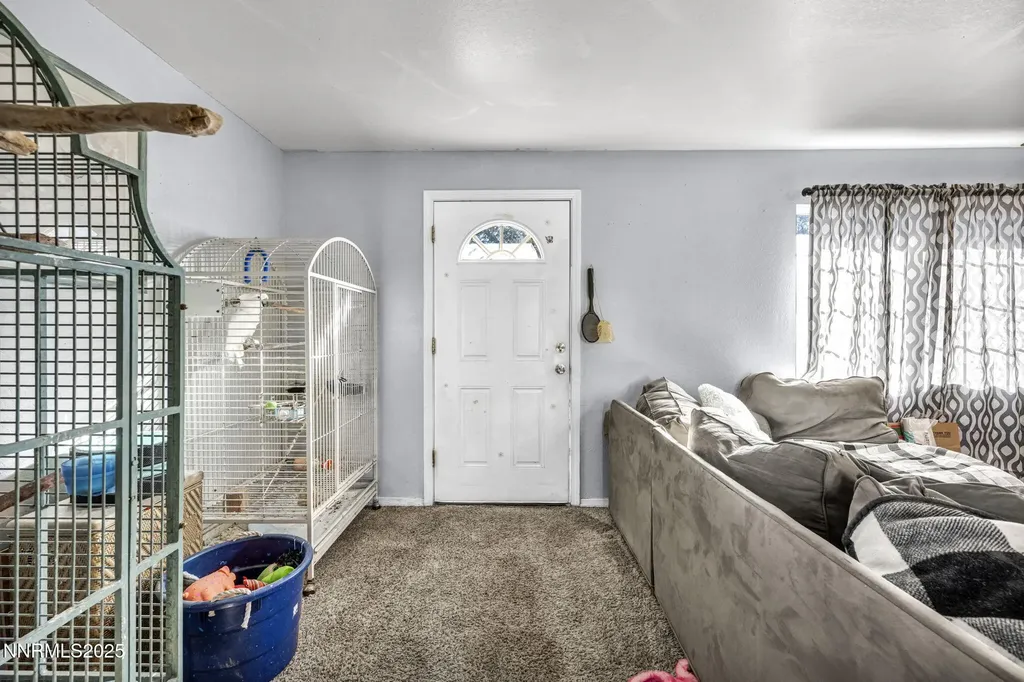 687 Douglas Fallon NV 89406