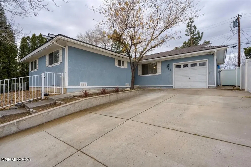 745 Akard Reno NV 89503