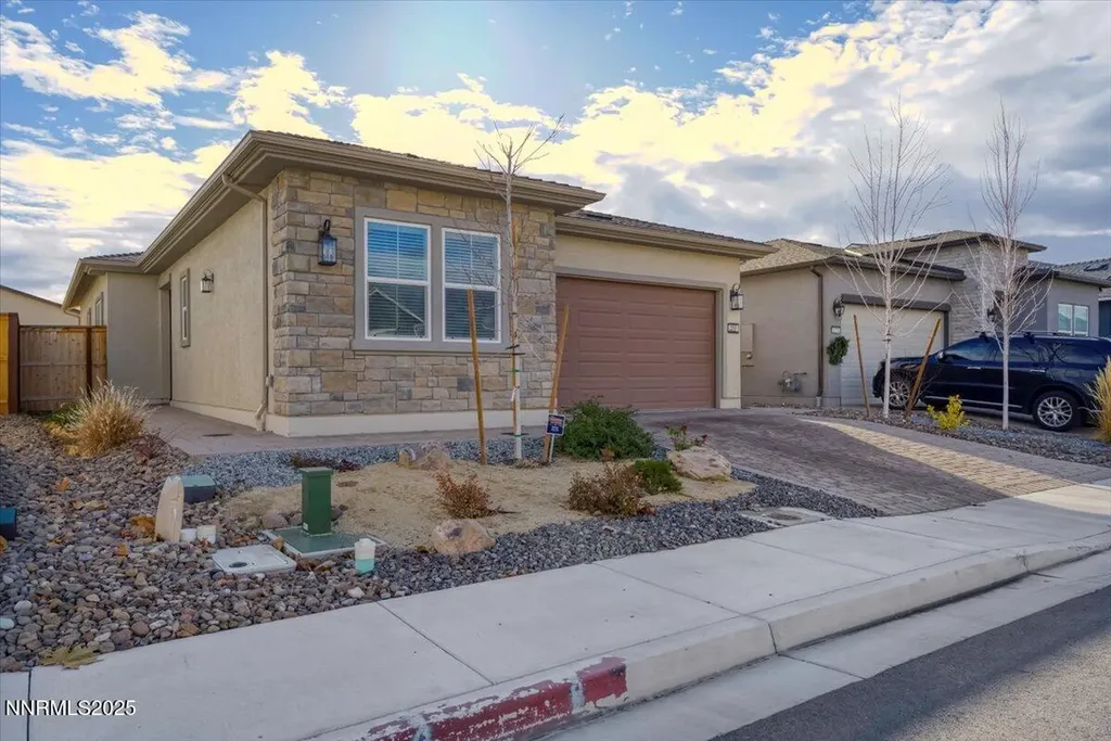 2285 Jagged Peak Sparks NV 89436