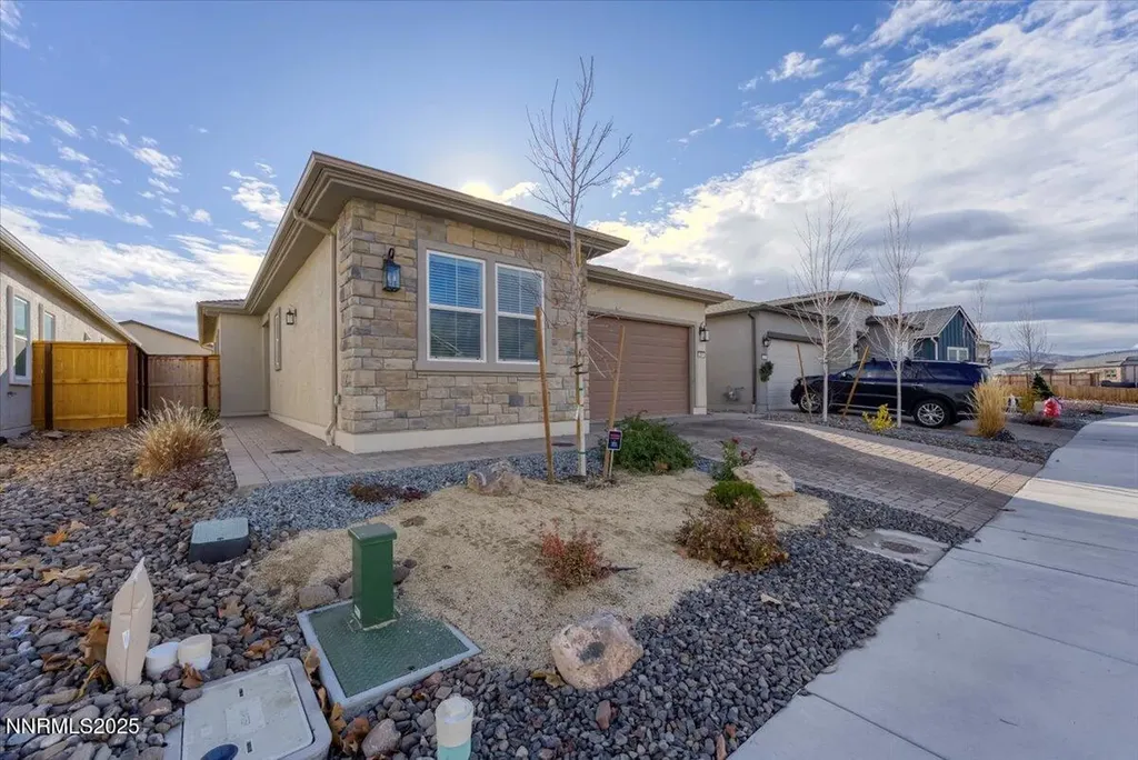 2285 Jagged Peak Sparks NV 89436