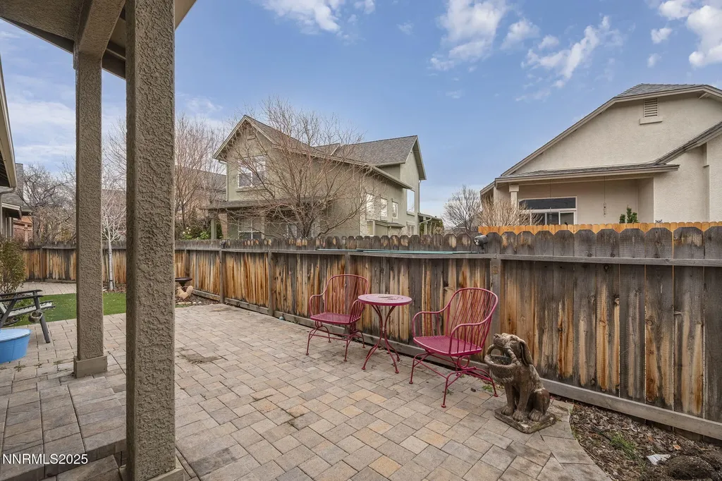 985 Floral Ridge Sparks NV 89436