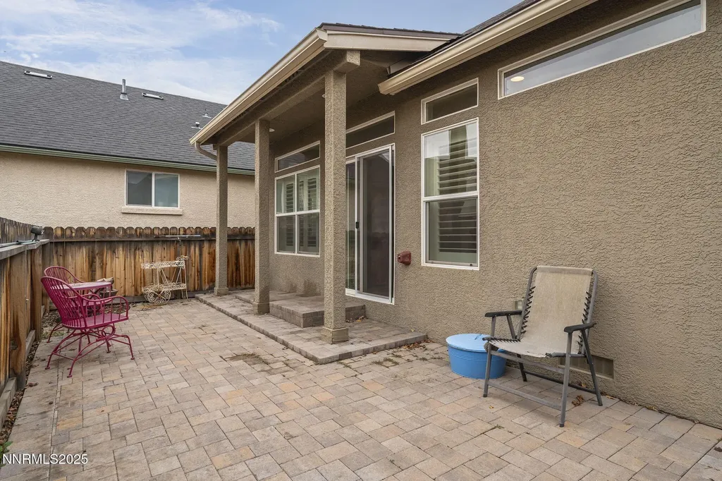 985 Floral Ridge Sparks NV 89436