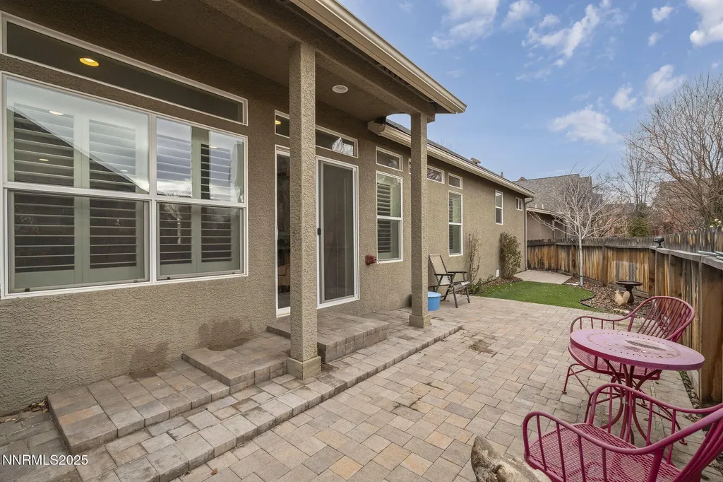 985 Floral Ridge Sparks NV 89436