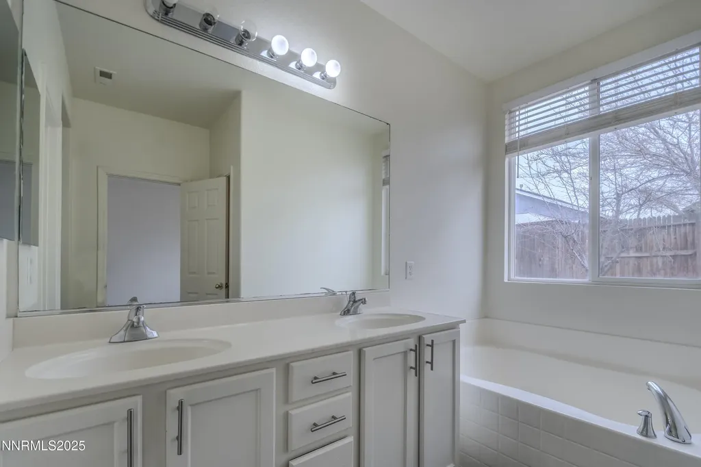 1615 Laverder Fernley NV 89408