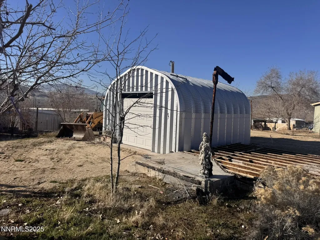 5425 Flora Sun Valley NV 89433