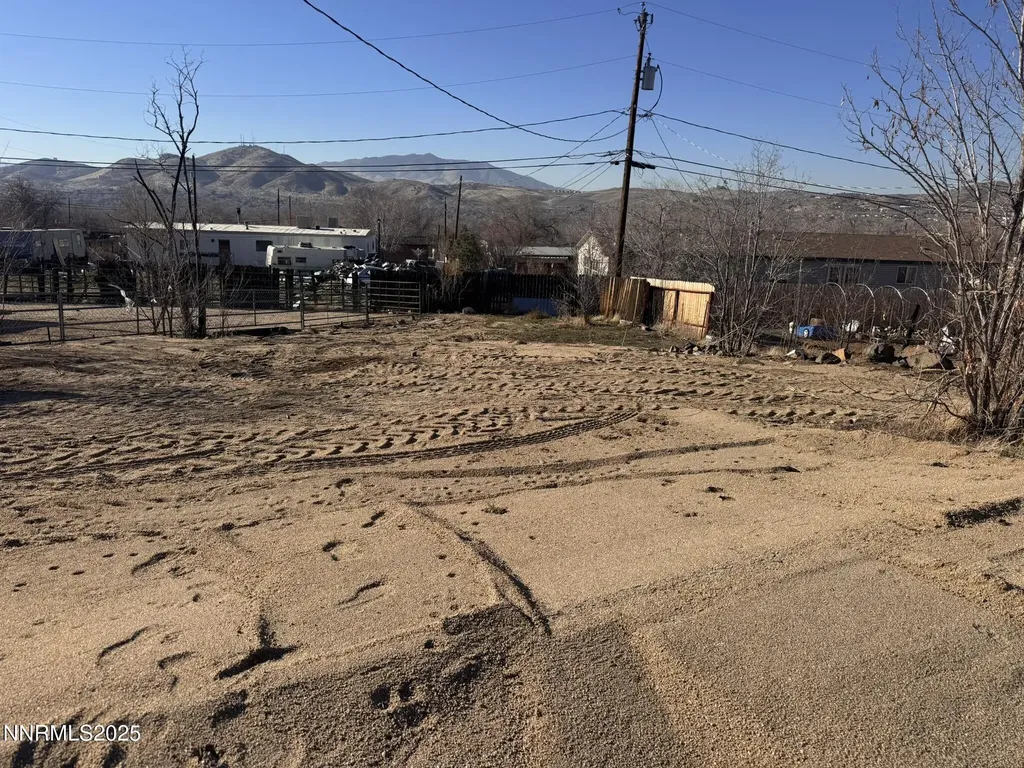 5425 Flora Sun Valley NV 89433