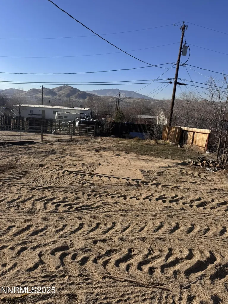 5425 Flora Sun Valley NV 89433