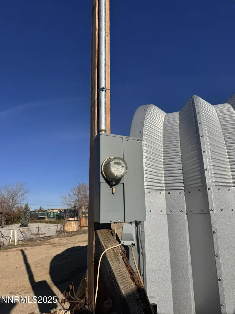 5425 Flora Sun Valley NV 89433