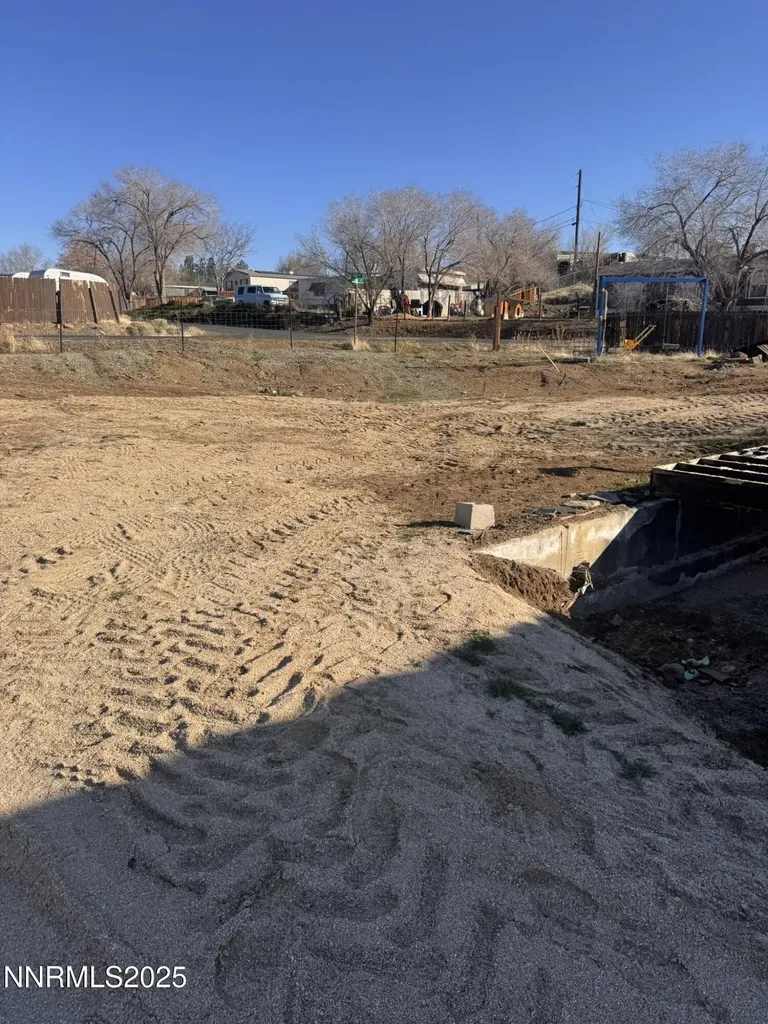 5425 Flora Sun Valley NV 89433