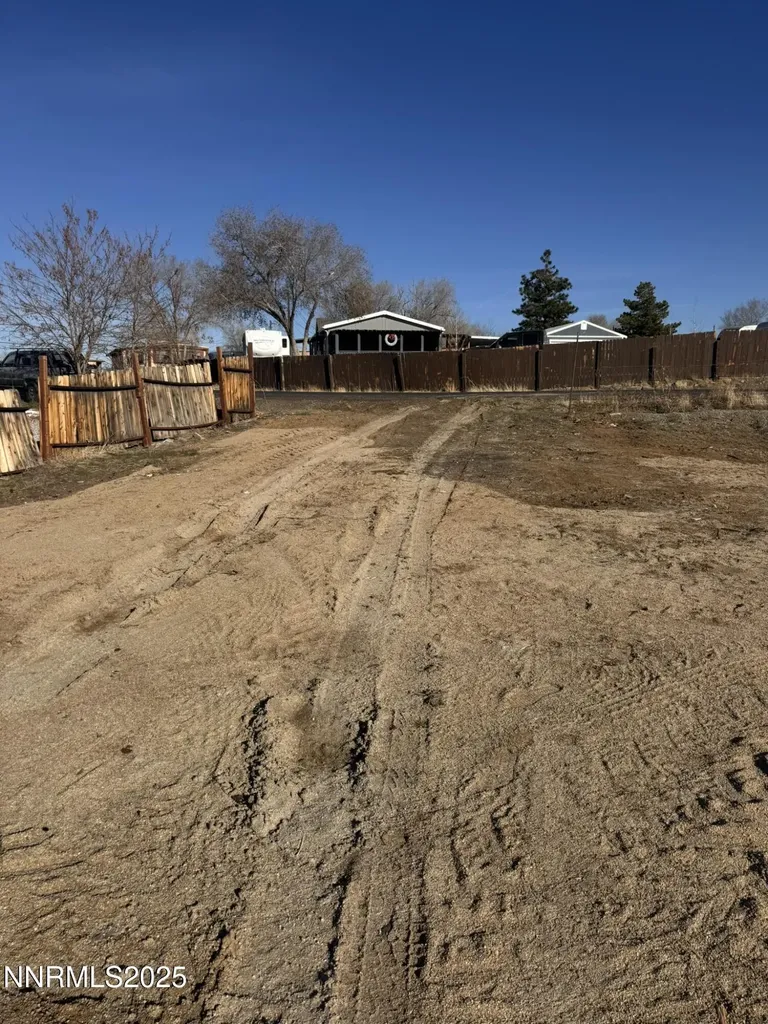 5425 Flora Sun Valley NV 89433