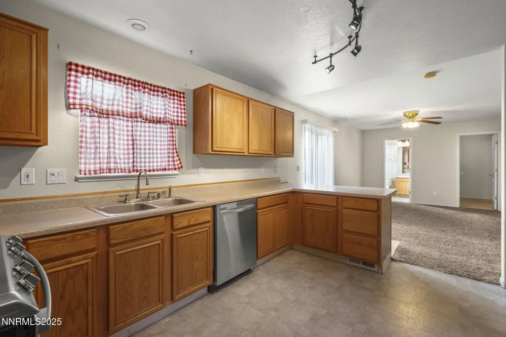 17782 Fossil Reno NV 89508
