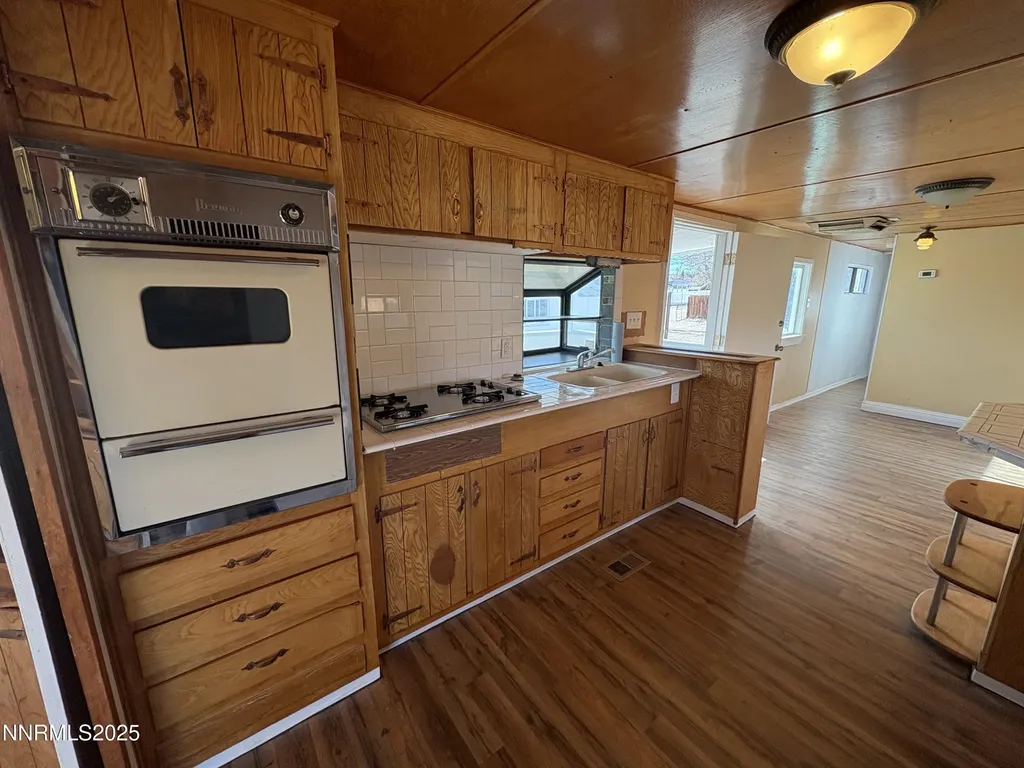 5884 Leon Sun Valley NV 89433