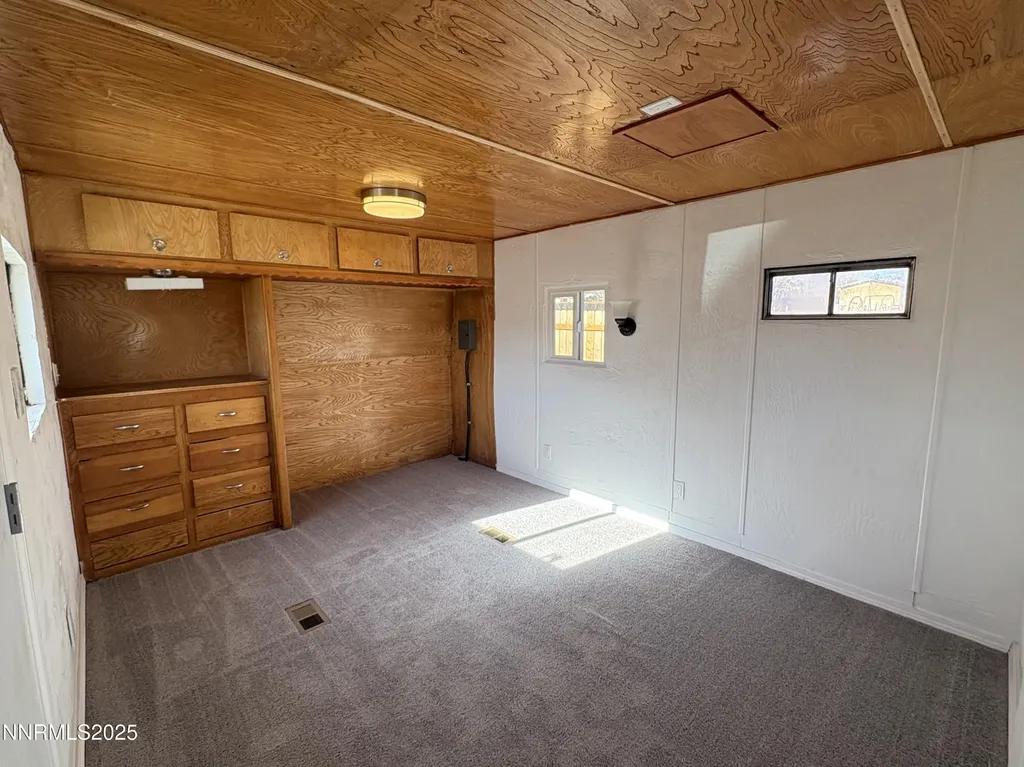 5884 Leon Sun Valley NV 89433