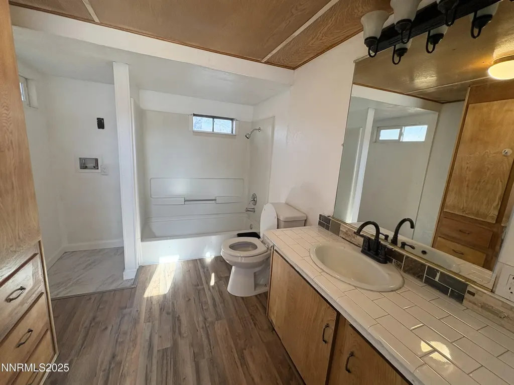 5884 Leon Sun Valley NV 89433