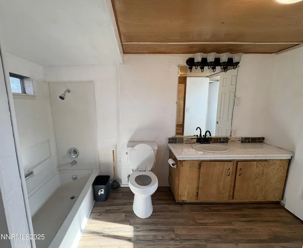 5884 Leon Sun Valley NV 89433